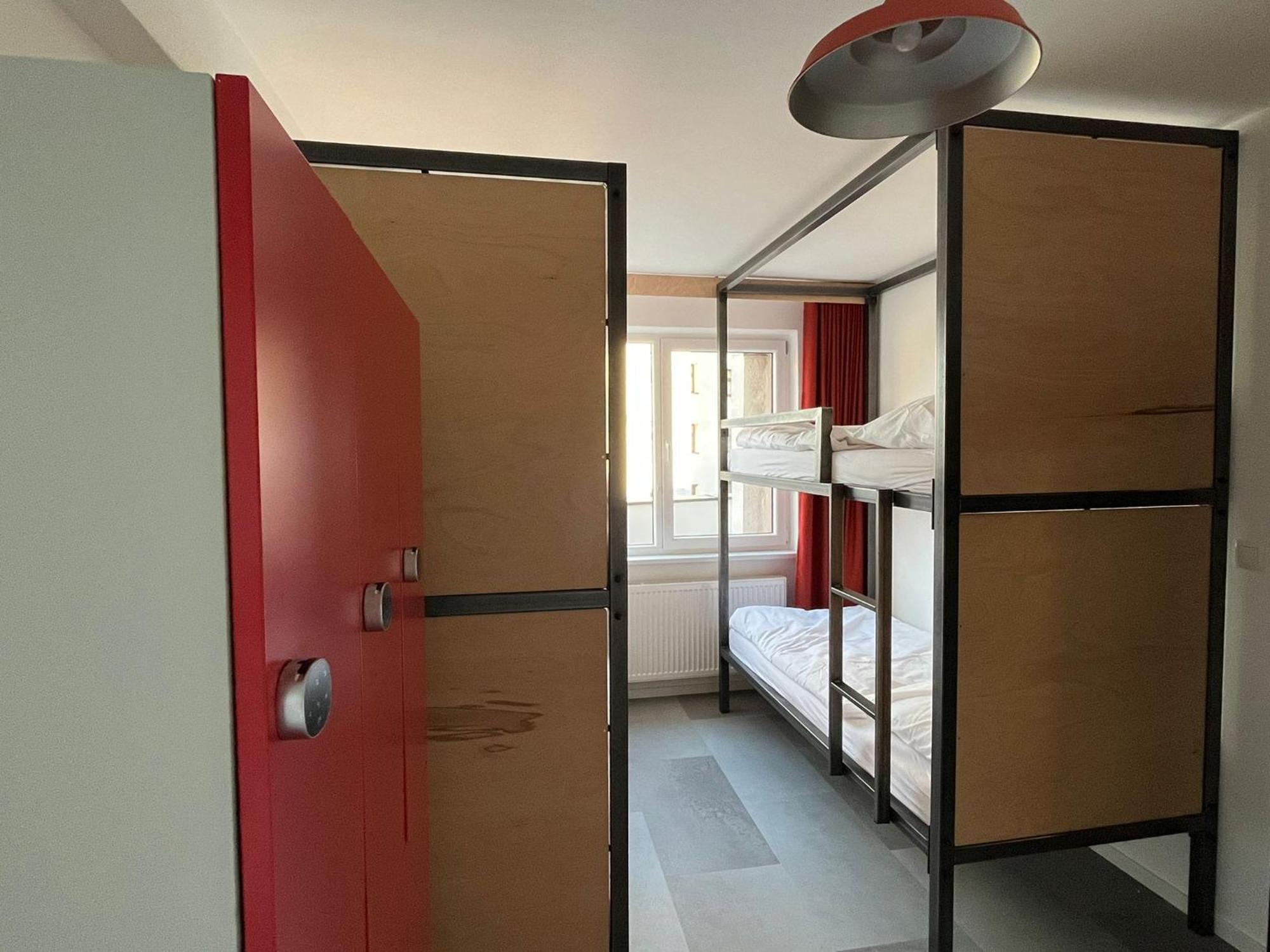 Izy Stay Hostel ברטיסלאבה מראה חיצוני תמונה