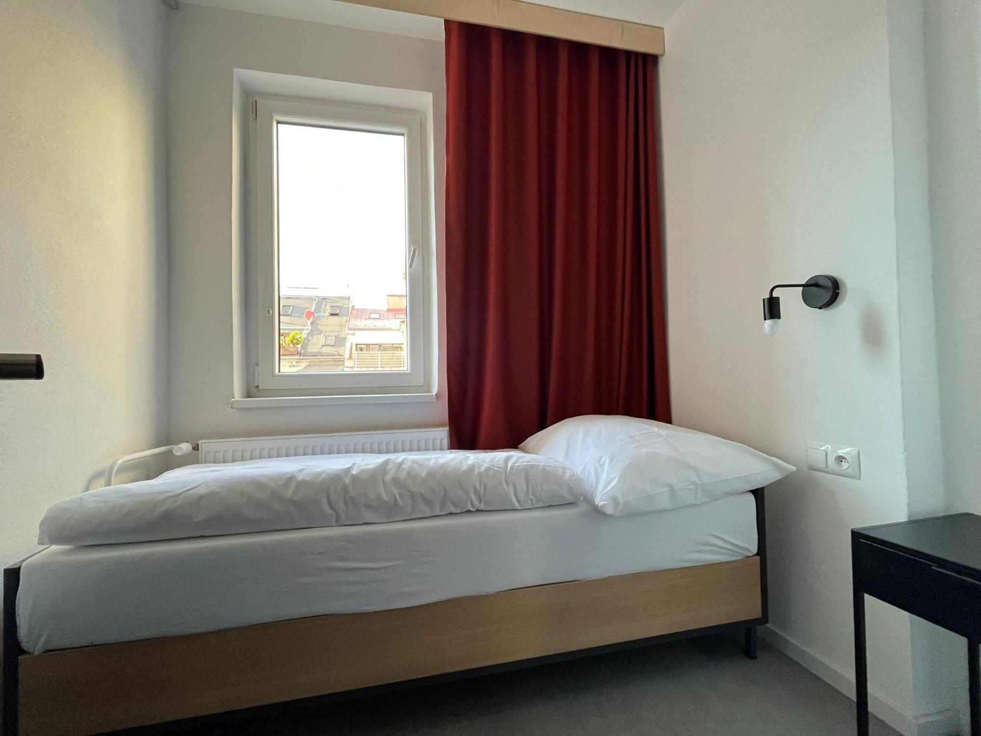 Izy Stay Hostel ברטיסלאבה מראה חיצוני תמונה
